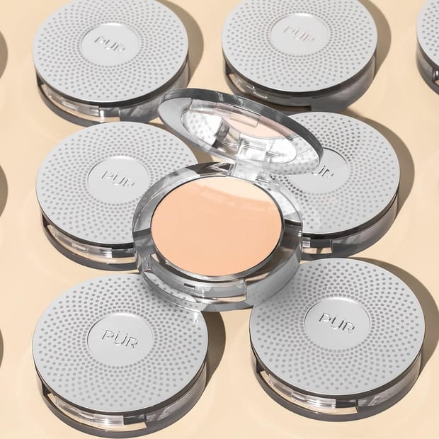 PÜR 4 in 1 Pressed Mineral Foundation